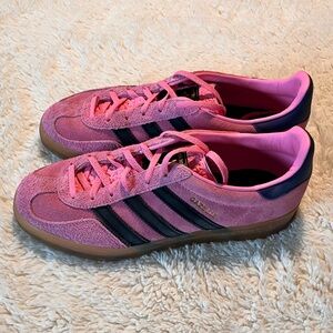 Adidas Women's Gazelle Pink and Black Sneakers Sz 8.5